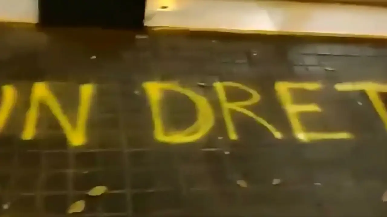 Pintadas de los CDR en la sede de ERC Pintadas de los CDR en la sede de ERC