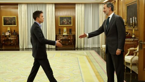 Errej&oacute;n saluda al Rey en La Zarzuela. 
