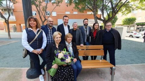 La chef ilicitana Susi D&iacute;az en el jard&iacute;n con su nombre en Elche.