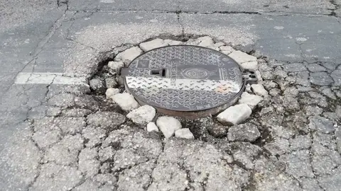 Trapa de alcantarillado en el polígono de Carrús. Trapa de alcantarillado en el polígono de Carrús.