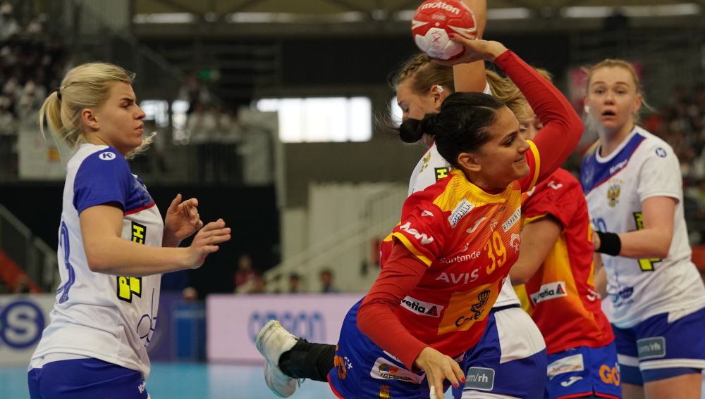 Partido entre España y Rusia en el Mundial de balonmano femenino