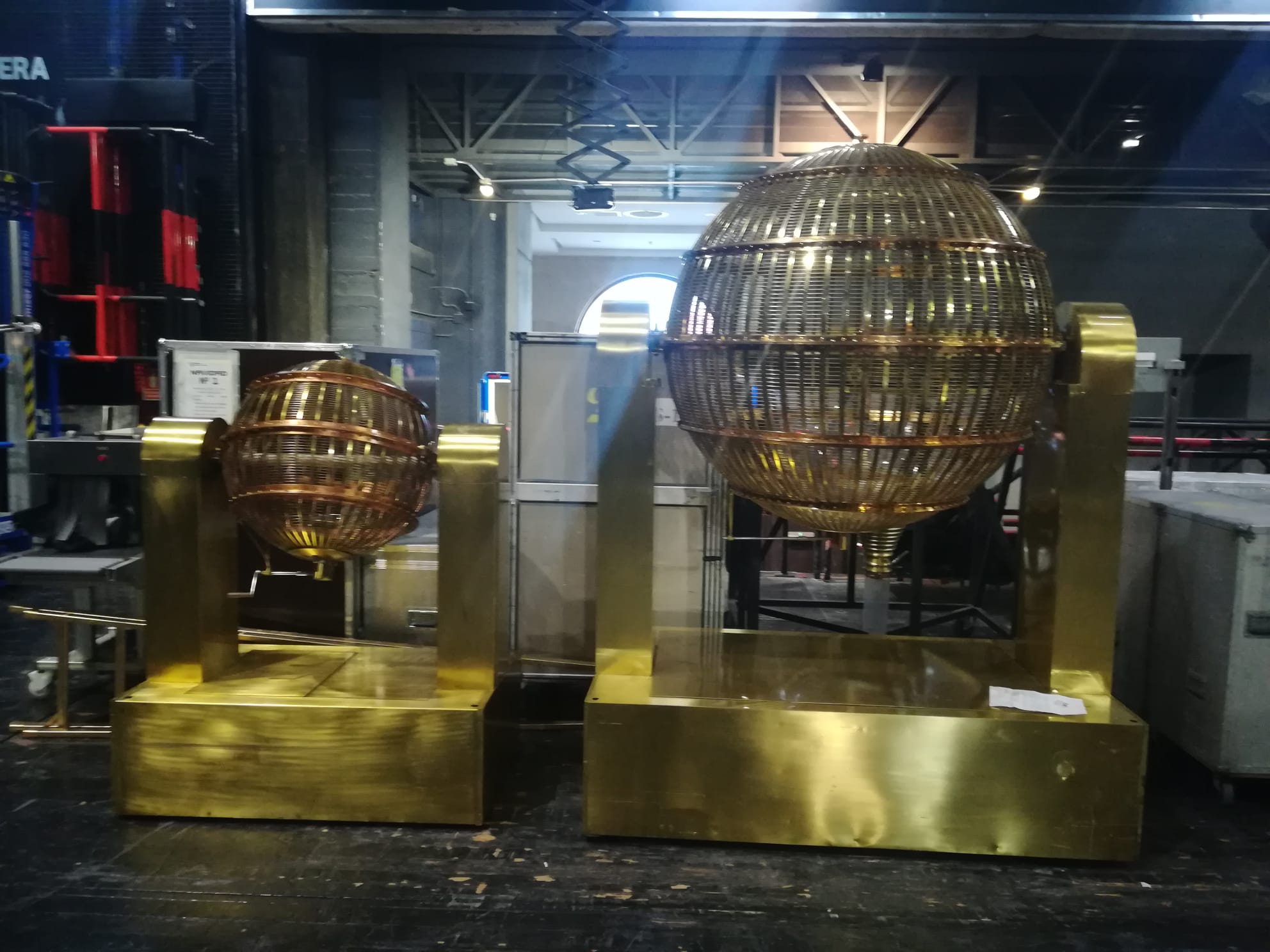 Los bombos del sorteo de la Lotería de Navidad llegan al Teatro Real de Madrid Los bombos del sorteo de la Lotería de Navidad llegan al Teatro Real de Madrid