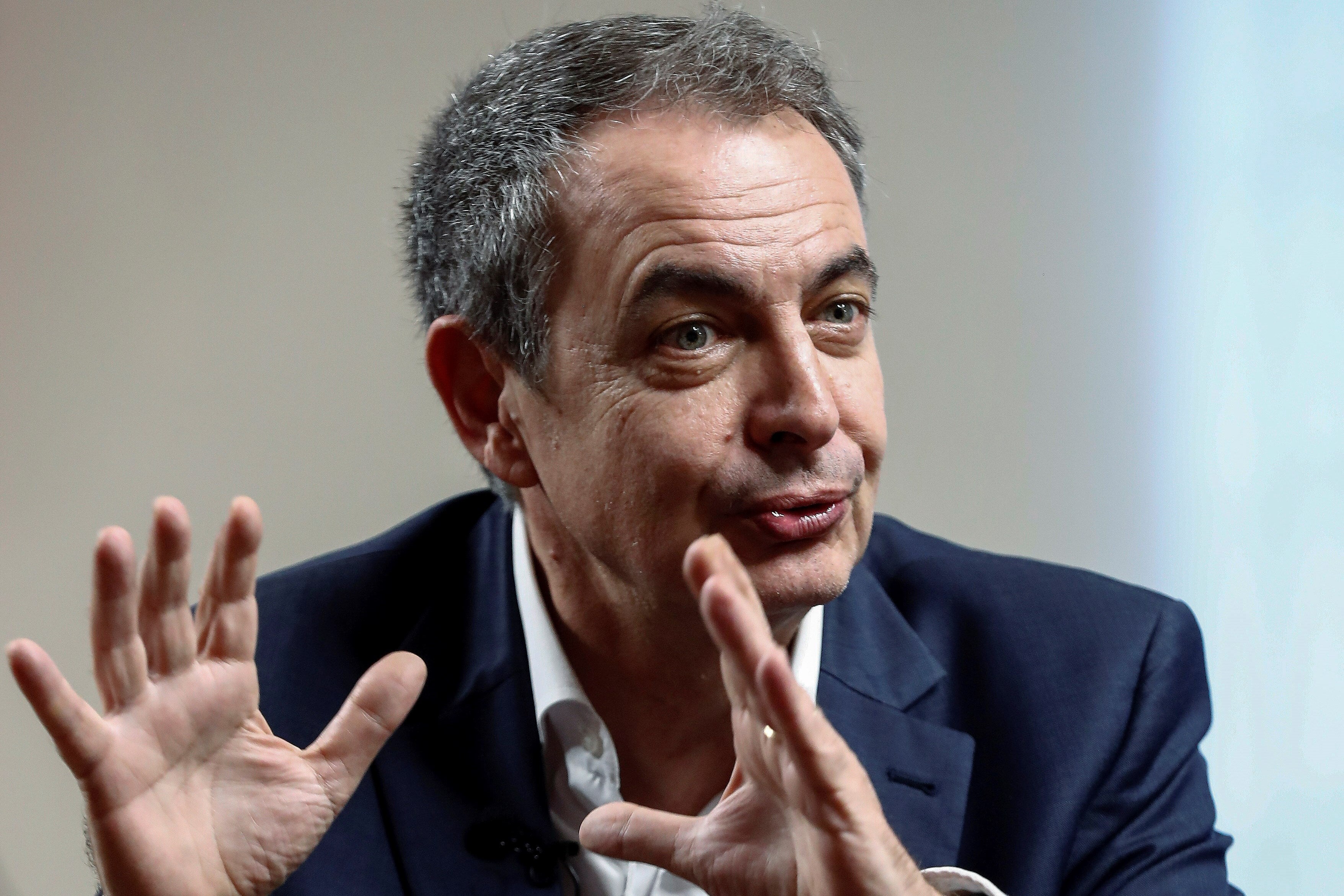 Zapatero dice que Sánchez "acierta" al no recibir a Juan Guaidó Zapatero dice que Sánchez "acierta" al no recibir a Juan Guaidó