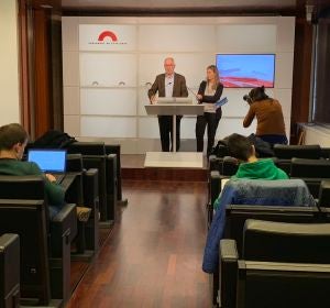 El Síndic de Greuges, Rafael Ribó, durante una rueda de prensa El Síndic de Greuges, Rafael Ribó, durante una rueda de prensa