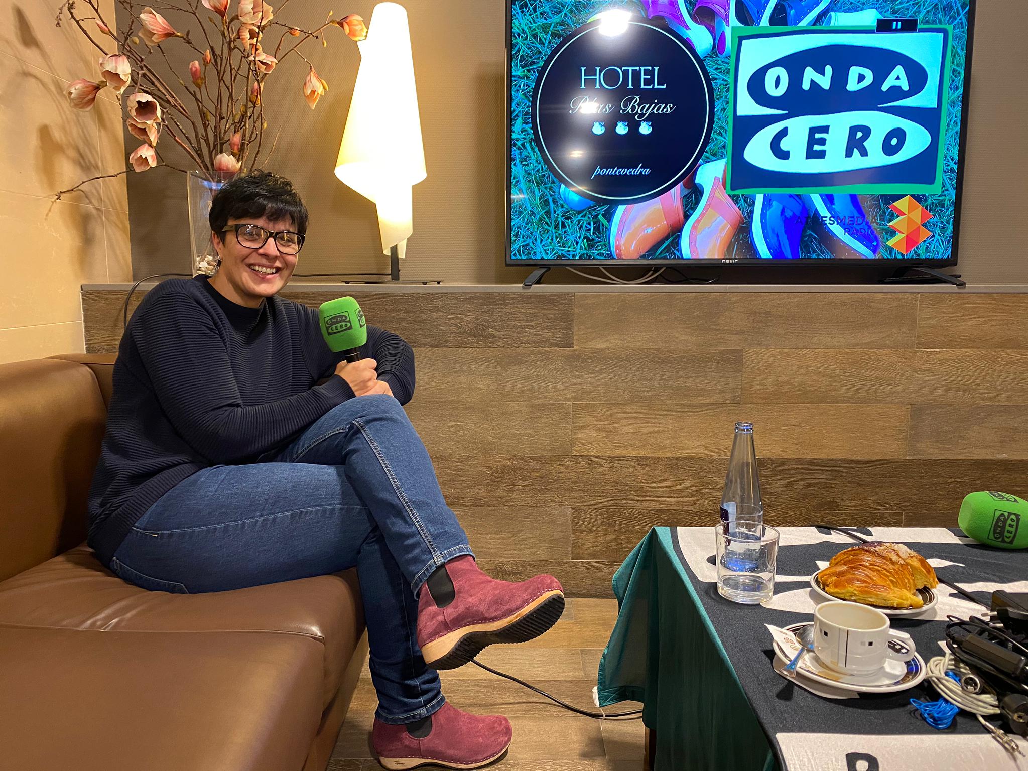 Elena Ferro: "Eu pretendo que cos meus zocos leves cultura galega nos pés" Elena Ferro: "Eu pretendo que cos meus zocos leves cultura galega nos pés"