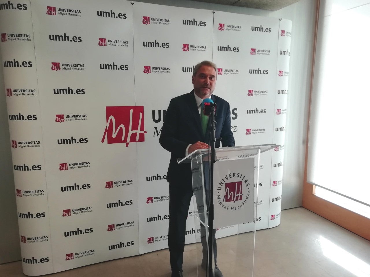 La Universidad Miguel Hernández de Elche proyecta implantar formación en inteligencia artificial en sus titulaciones oficiales La Universidad Miguel Hernández de Elche proyecta implantar formación en inteligencia artificial en sus titulaciones oficiales