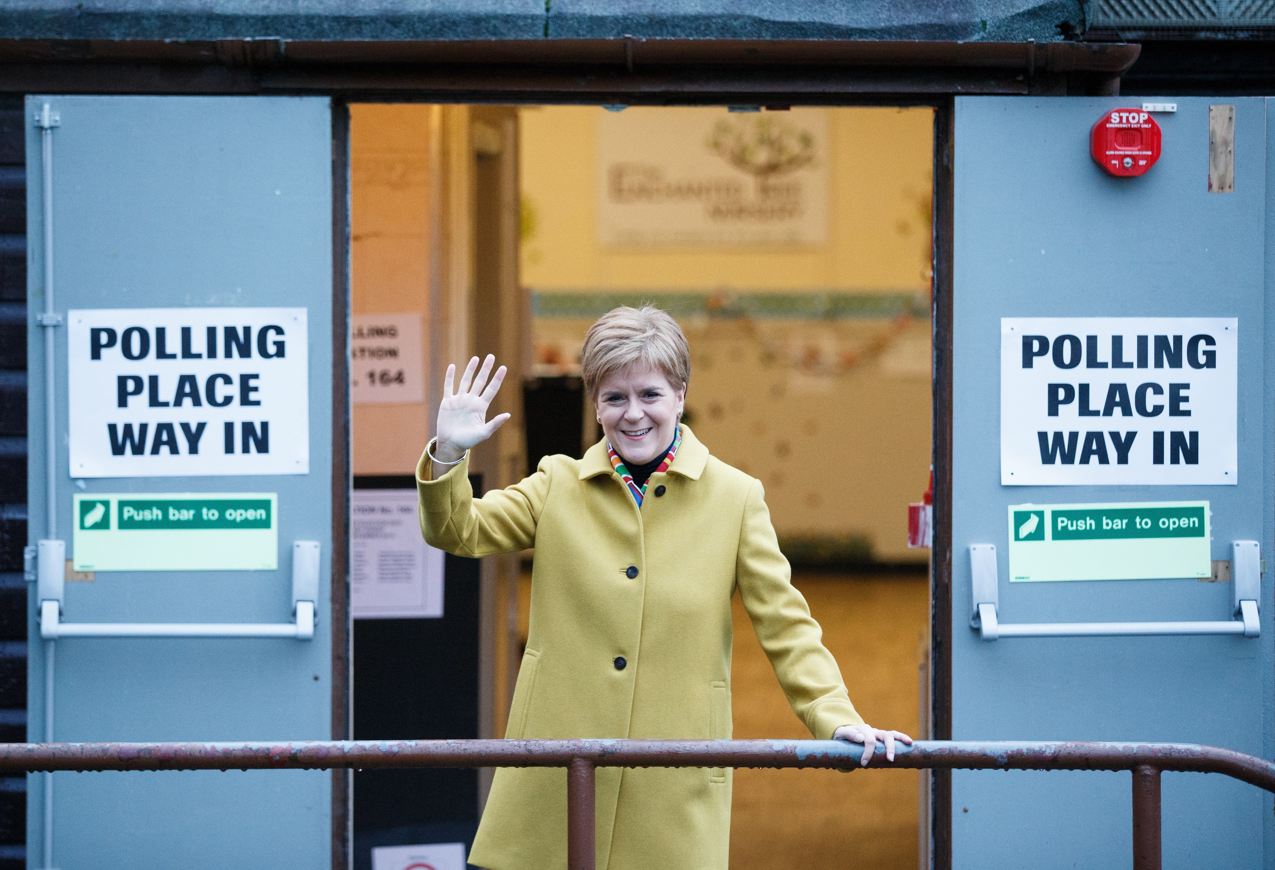 Sturgeon solicita a Johnson un nuevo referéndum de independencia en Escocia Sturgeon solicita a Johnson un nuevo referéndum de independencia en Escocia