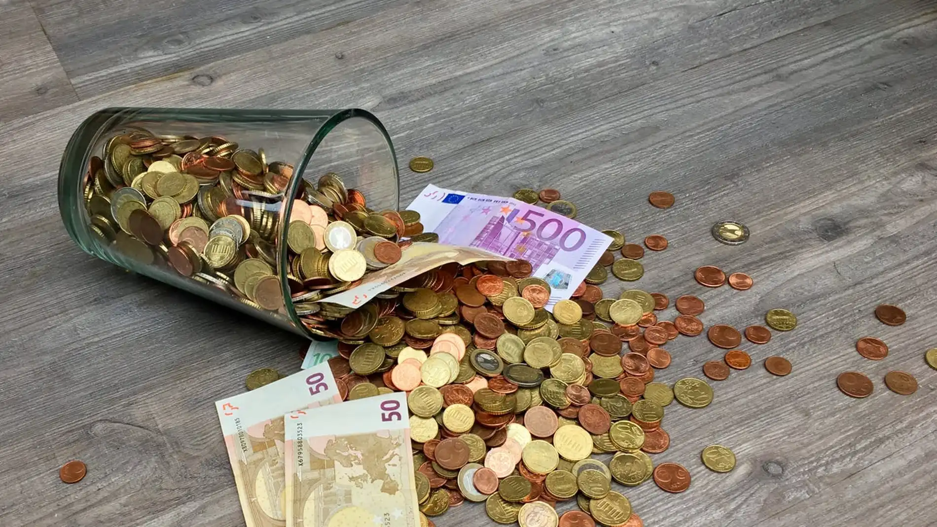 Cómo ahorrar 5.000 euros con el método de los 100 sobres
