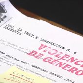 Imagen de documentos sobre violencia de Género.