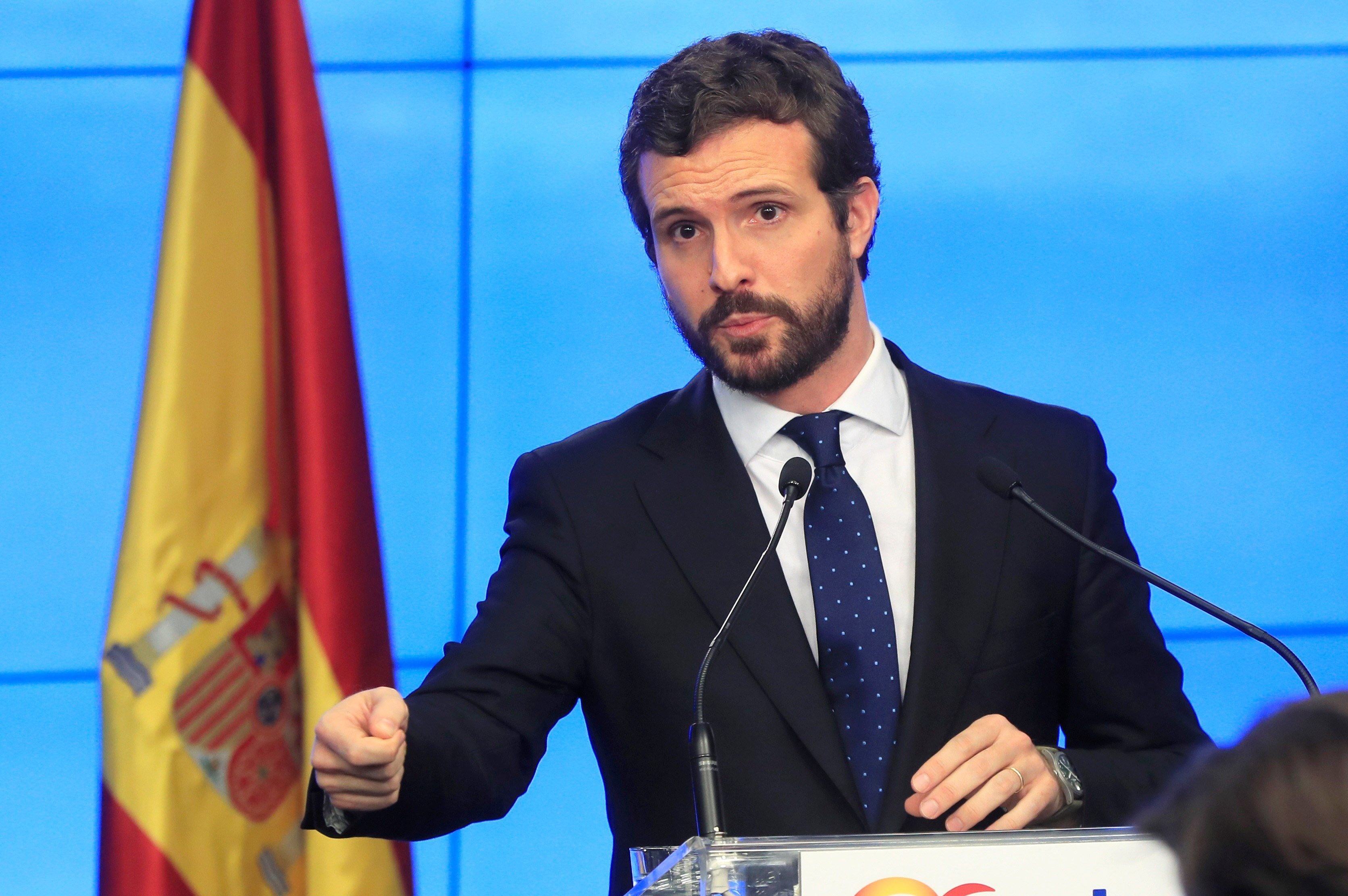 Casado acusa al Gobierno de utilizar el 'pin parental' como "cortina de humo para tapar el nombramiento de Dolores Delgado" Casado acusa al Gobierno de utilizar el 'pin parental' como "cortina de humo para tapar el nombramiento de Dolores Delgado"