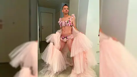 Dabiz Muñoz se prueba el vestido de Cristina Pedroche Dabiz Muñoz se prueba el vestido de Cristina Pedroche