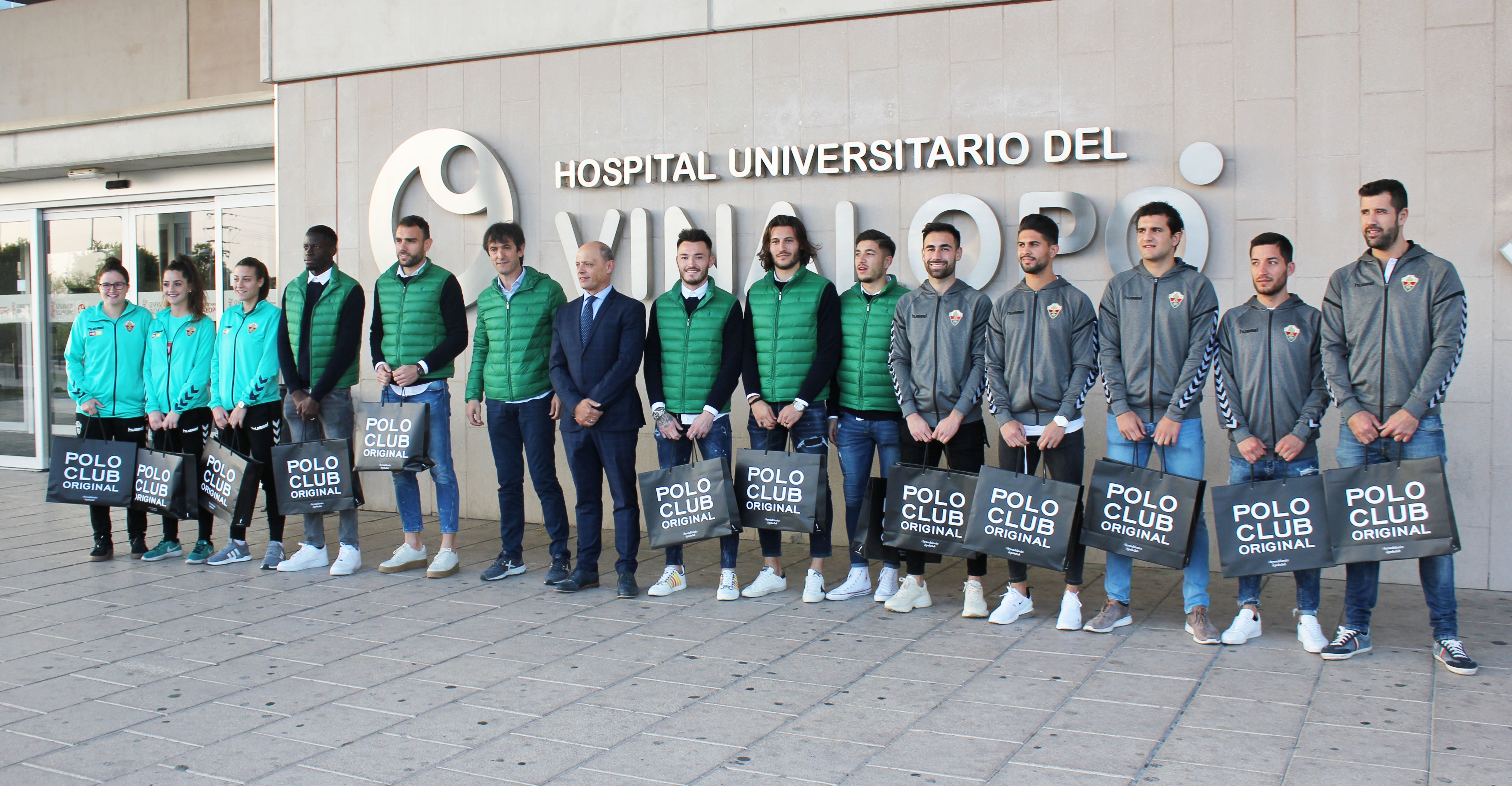El Elche entrega regalos a los niños ingresados en los dos hospitales de la ciudad El Elche entrega regalos a los niños ingresados en los dos hospitales de la ciudad