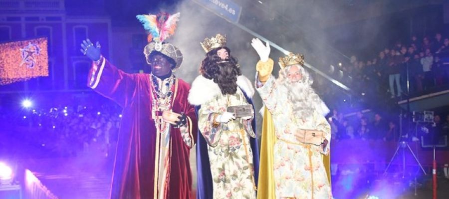 Els reis Mags d´Orient tornaràn a recòrrer Vila-real en la Cavalcada del pròxim diumenge. Els reis Mags d´Orient tornaràn a recòrrer Vila-real en la Cavalcada del pròxim diumenge.