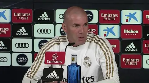 Zidane: "Me siento identificado con todos, pero un poco más con Isco" Zidane: "Me siento identificado con todos, pero un poco más con Isco"
