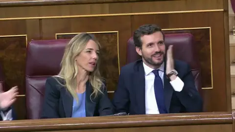 Casado se ríe de la propuesta de Sánchez para luchar contra las 'Fake News'