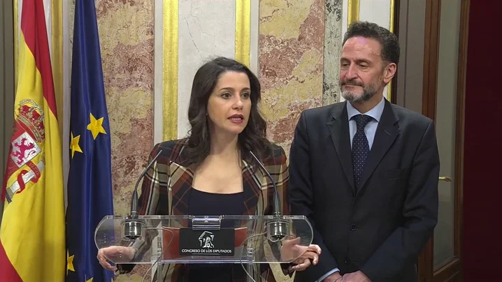 In&eacute;s Arrimadas: "S&aacute;nchez ha defendido m&aacute;s a los golpistas que a los jueces que dan la cara por nuestro pa&iacute;s"