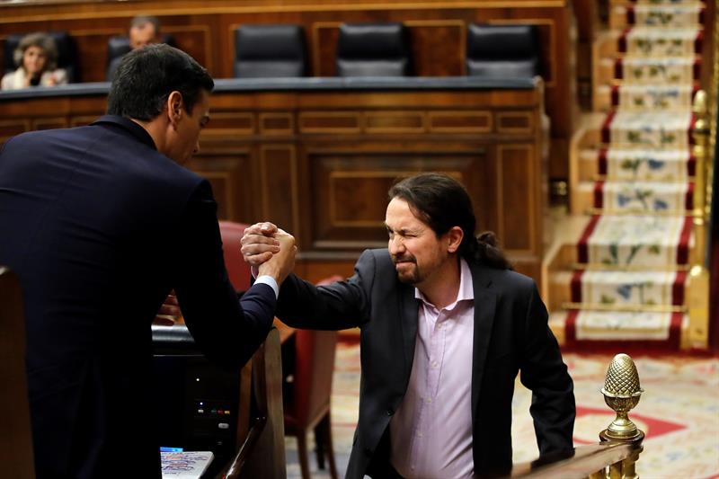 Pablo Iglesias, a Casado y Abascal: "Ustedes desprecian la mayoría parlamentaria, por lo que desprecian a España" Pablo Iglesias, a Casado y Abascal: "Ustedes desprecian la mayoría parlamentaria, por lo que desprecian a España"
