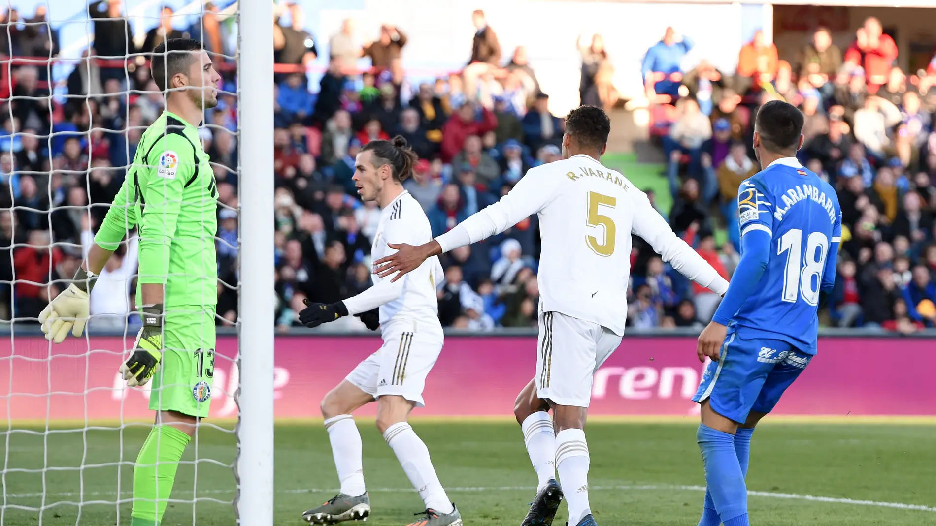 Varane celebra su gol ante el Getafe