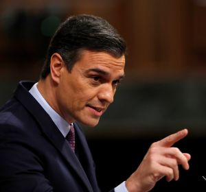 Sánchez acusa a Casado de usar artimañas para tratar de sabotear el Gobierno Sánchez acusa a Casado de usar artimañas para tratar de sabotear el Gobierno
