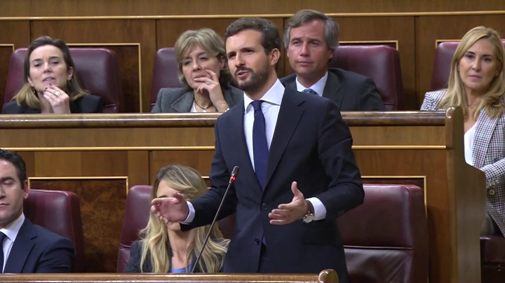 Casado a Sánchez: "Ojalá usted fuera la mitad de patriota que Rivera, no le llega a la suela del zapato" Casado a Sánchez: "Ojalá usted fuera la mitad de patriota que Rivera, no le llega a la suela del zapato"