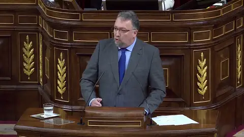 Foro Asturias acaba su intervención diciendo "viva la Constitución, viva el Rey, viva España". Foro Asturias acaba su intervención diciendo "viva la Constitución, viva el Rey, viva España".