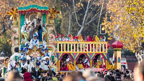 Imagen de archivo de la cabalgata de Reyes en Sevilla El rey Gaspar en su carroza durante la cabalgata de los Reyes Magos en Sevilla