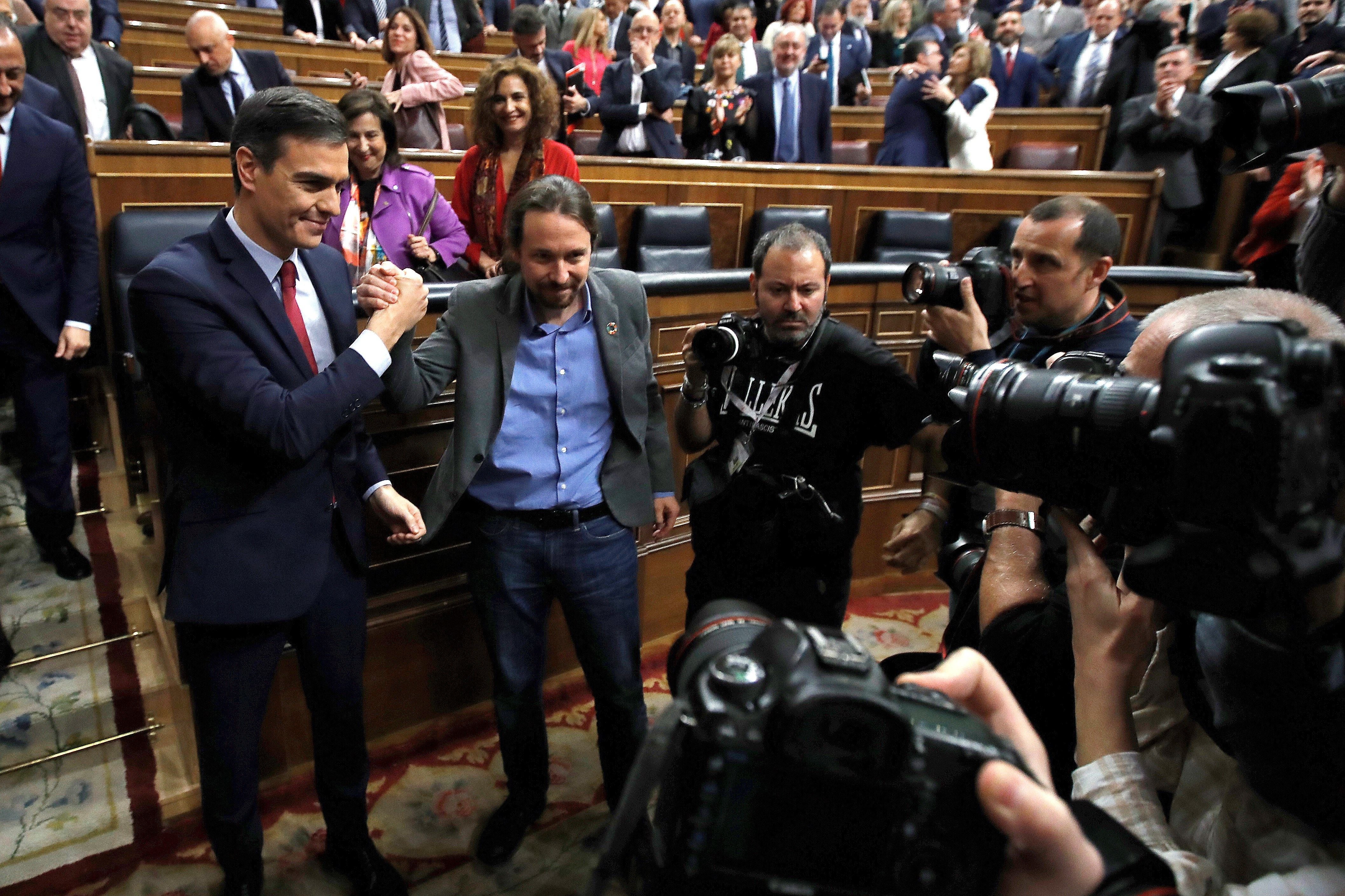 Tertulia: ¿Va a abandonar el Gobierno a Podemos para buscarse otros socios? Tertulia: ¿Va a abandonar el Gobierno a Podemos para buscarse otros socios?