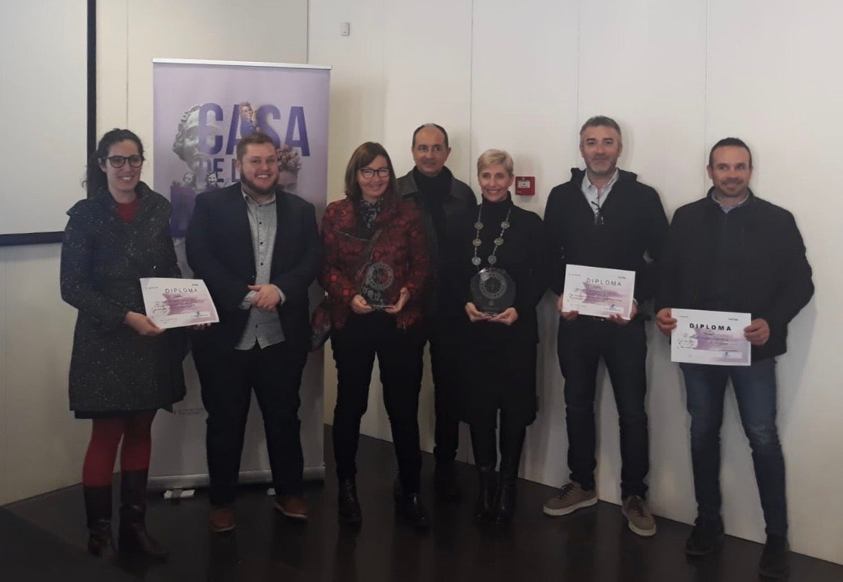 La Academia Luis Vives y AVECAL reconocidas con el Sello de Conciliación que concede la Casa de la Dona La Academia Luis Vives y AVECAL reconocidas con el Sello de Conciliación que concede la Casa de la Dona