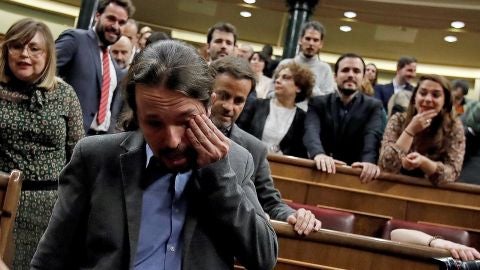 Pablo Iglesias, emocionado tras la investidura de Pedro S&aacute;nchez