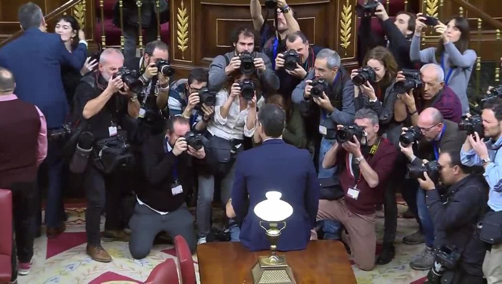 Sánchez posa para los fotógrafos