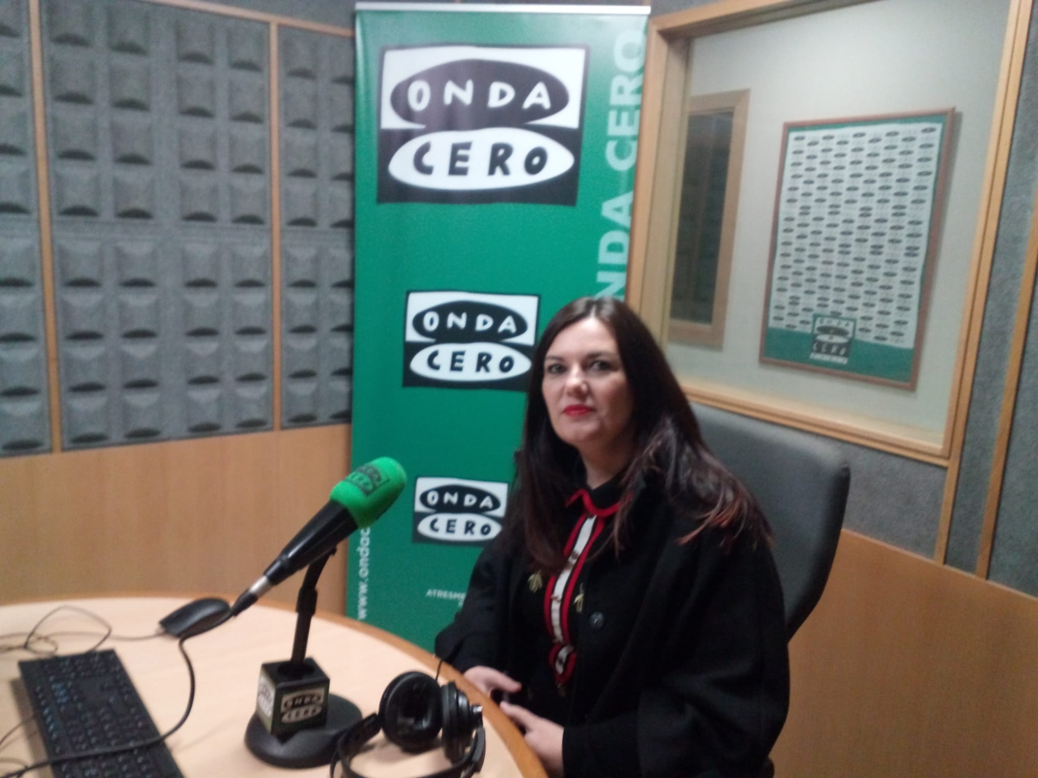 Ledicia Costas: "Muchas adolescentes siguen teniendo el convencimiento de que el amor duele" Ledicia Costas: "Muchas adolescentes siguen teniendo el convencimiento de que el amor duele"