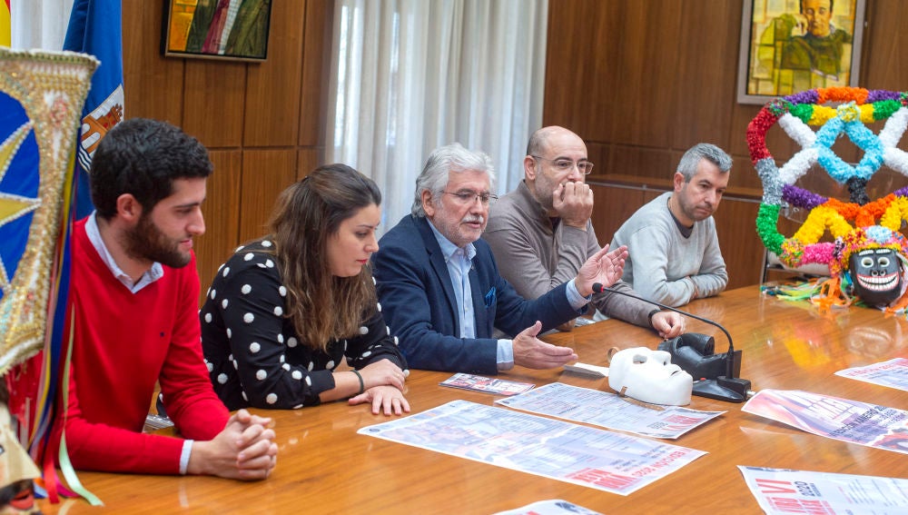 Rosendo Fernandez na presentación da VI “Mascarada Ibérica”