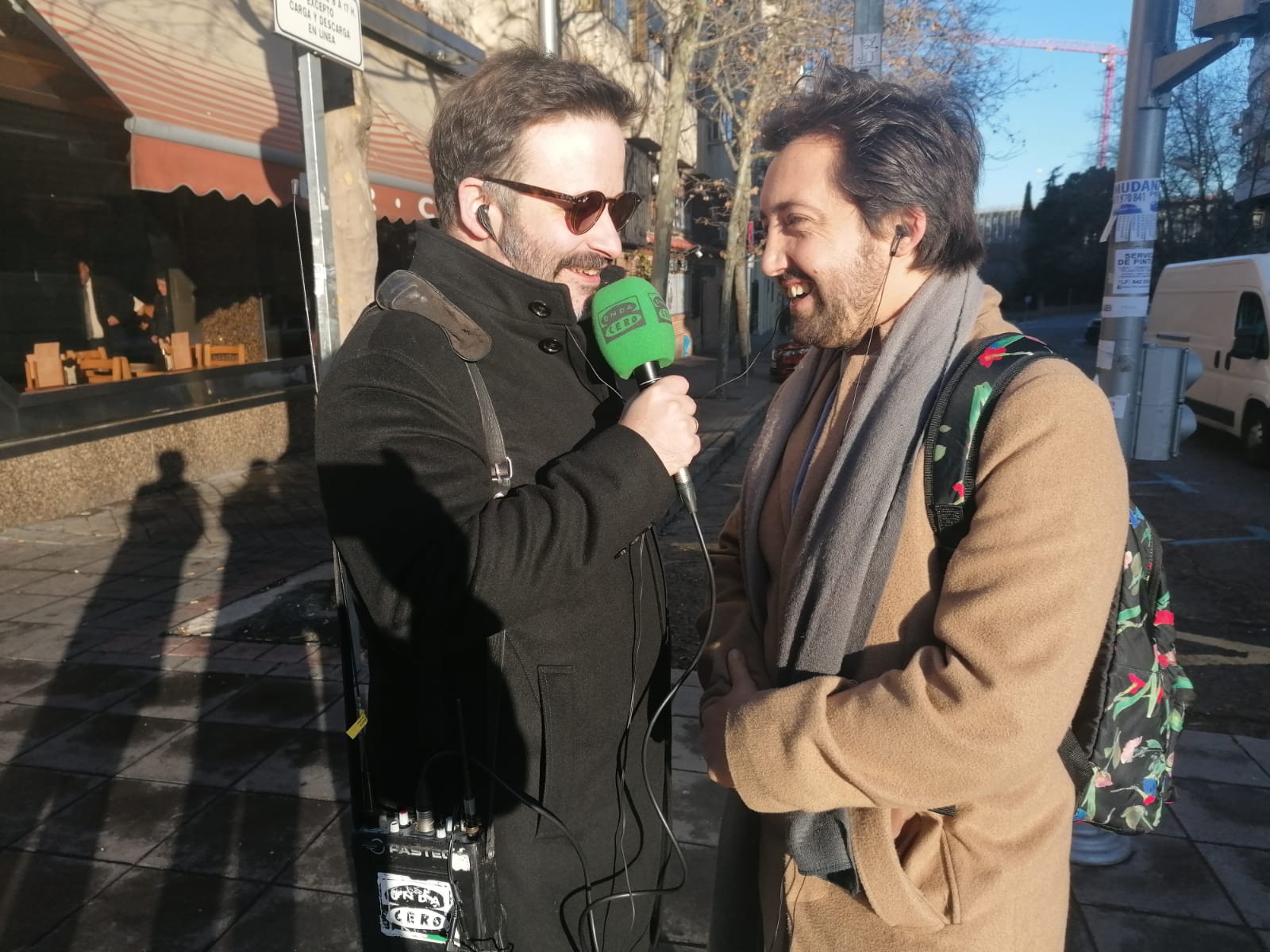 Edu Galán pregunta a la gente por la polémica de los duques de Sussex: "No renunciaría por amor a la realeza" Edu Galán pregunta a la gente por la polémica de los duques de Sussex: "No renunciaría por amor a la realeza"