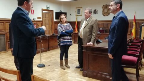 La consejera de Presidencia, Mayte P&eacute;rez, en la Audiencia de Teruel