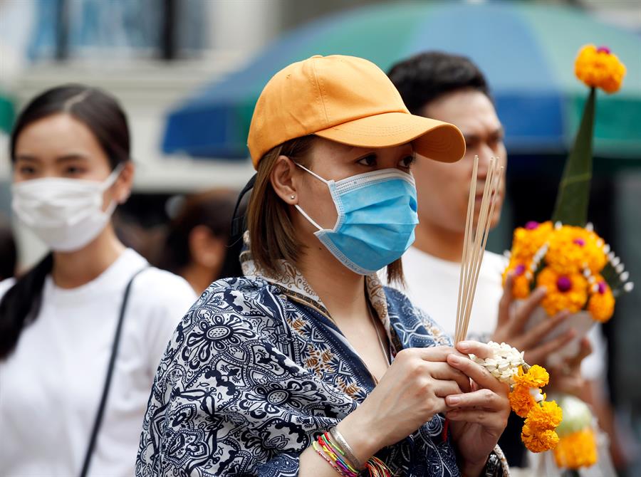 China usa drones y robots para combatir el coronavirus: miden la temperatura, llevan comida y alertan de las medidas de seguridad China usa drones y robots para combatir el coronavirus: miden la temperatura, llevan comida y alertan de las medidas de seguridad