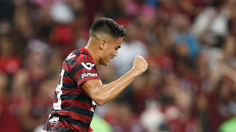 Reinier en un partido con el Flamengo