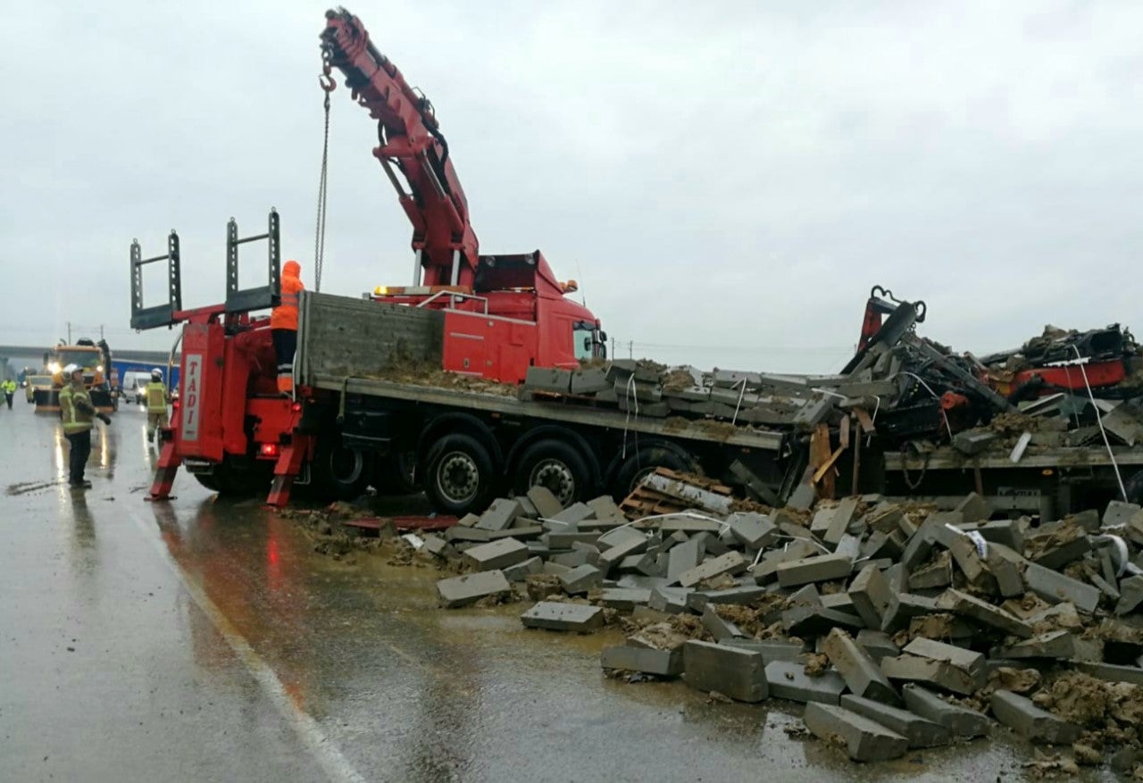 Tres fallecidos en un accidente en la N II en Osera de Ebro Tres fallecidos en un accidente en la N II en Osera de Ebro