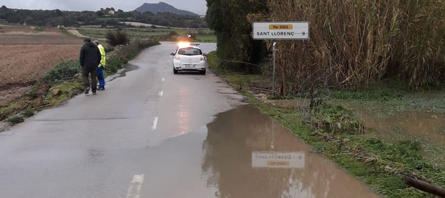 El torrent de Ses Voltes, a su paso por Sant Llorenç, ha vuelto a desbordarse a causa de las intensas precipitaciones causadas por la borrasca "Gloria" El torrent de Ses Voltes, a su paso por Sant Llorenç, ha vuelto a desbordarse a causa de las intensas precipitaciones causadas por la borrasca "Gloria"