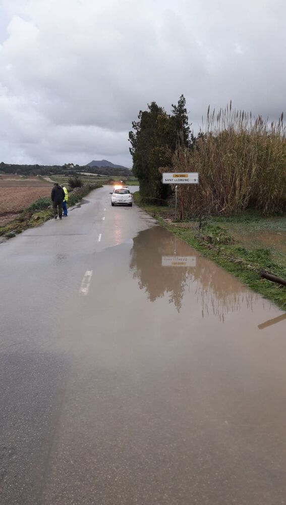 El torrent de Ses Voltes, a su paso por Sant Llorenç, ha vuelto a desbordarse a causa de las intensas precipitaciones causadas por la borrasca "Gloria"