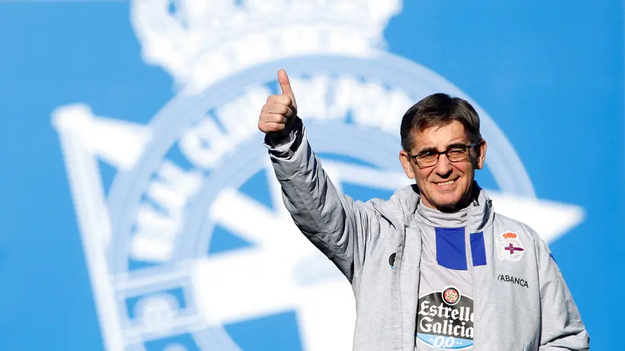 Fernando Vázquez, entrenador del Deportivo Fernando Vázquez, entrenador del Deportivo