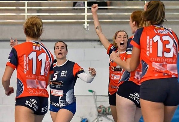 Cristina Llorens deja el Club Voleibol Elche para fichar por el Avarca de Menorca Cristina Llorens deja el Club Voleibol Elche para fichar por el Avarca de Menorca