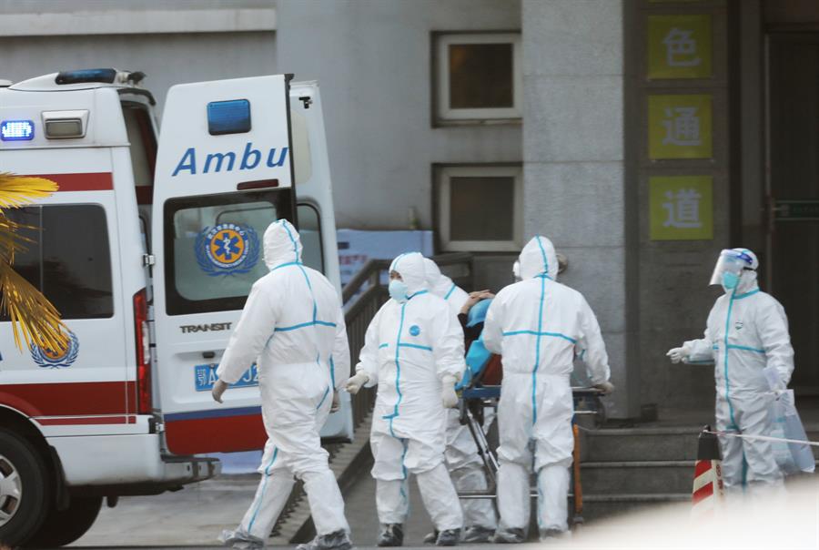 China confirma la muerte de una sexta persona por el brote del nuevo coronavirus China confirma la muerte de una sexta persona por el brote del nuevo coronavirus