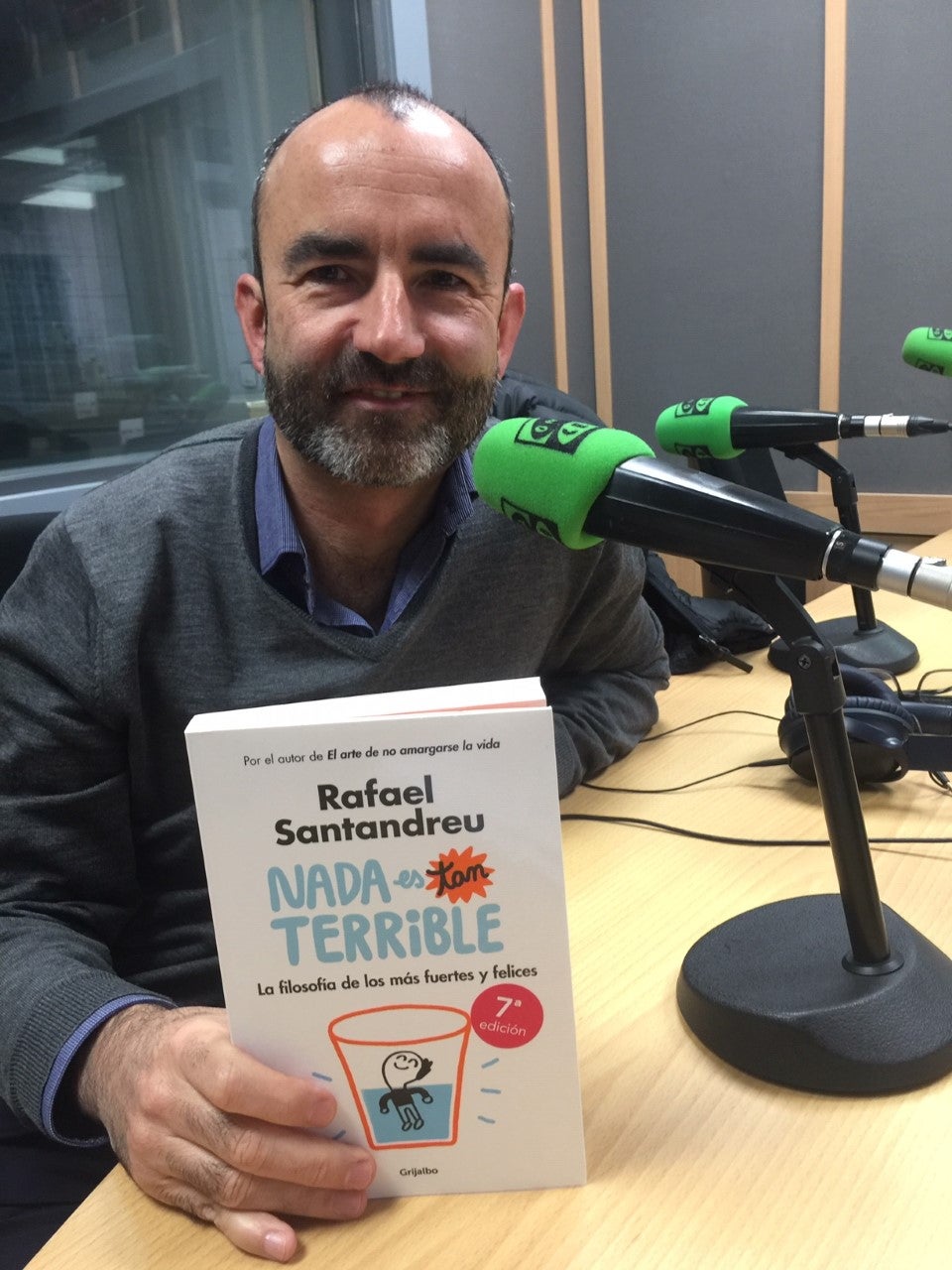 Rafael Santandreu nos acerca a su manual de autoterapia basado en la psicología cognitiva Rafael Santandreu nos acerca a su manual de autoterapia basado en la psicología cognitiva