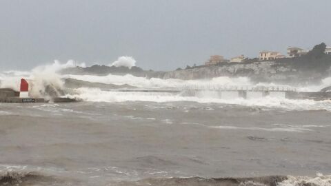 Portocristo azotado por el temporal de la borrasca "Gloria"