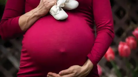 La psoriasis debuta en el 75% de los casos antes de los 40 años en buenas manos