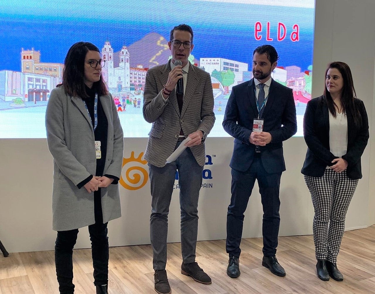 Elda presenta en Fitur su nueva imagen turística y ‘Las Voces de la República’ Elda presenta en Fitur su nueva imagen turística y ‘Las Voces de la República’
