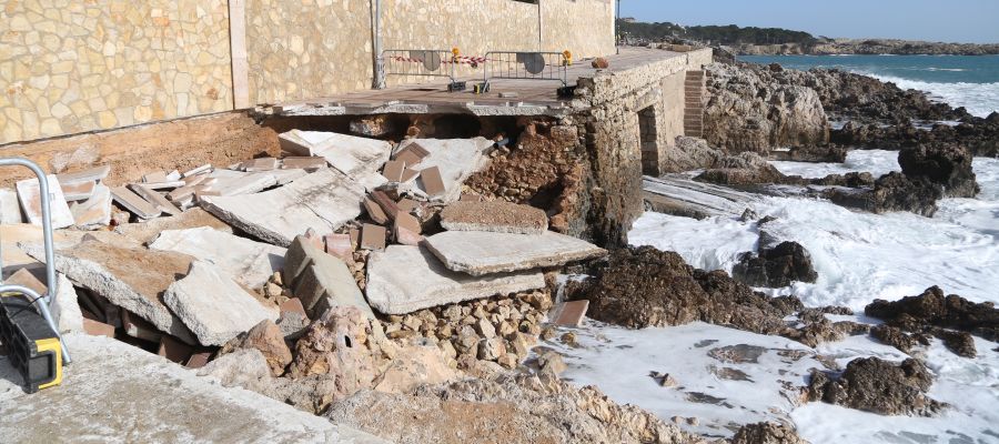 El paseo marítimo de Cala Rajada destrozado tras el paso de la borrasca Gloria El paseo marítimo de Cala Rajada destrozado tras el paso de la borrasca Gloria