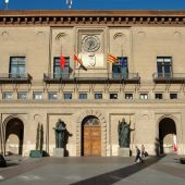La fachada del Ayuntamiento de Zaragoza