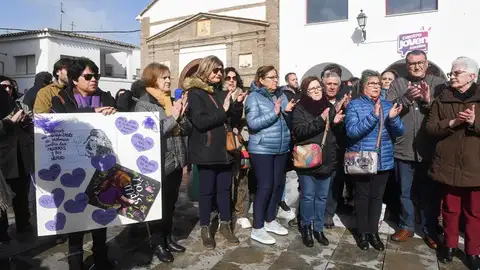 Caniles contra el maltrato Minuto silencio Caniles