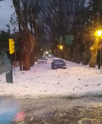 El granizo sorprende a Málaga El granizo sorprende a Málaga